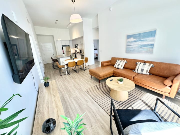 Luxury & Modern 3bed/2bath Palm Beach - Pool & Gym - West Palm Beach, FL