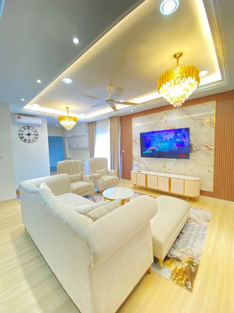 Puncak Alam Homestay