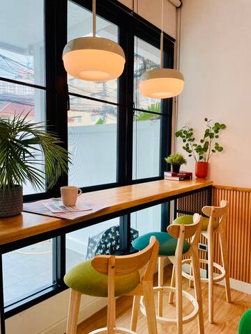 Cozy Spacious 4BR Home 200m BTS, 10min ThongLo gallery image 5