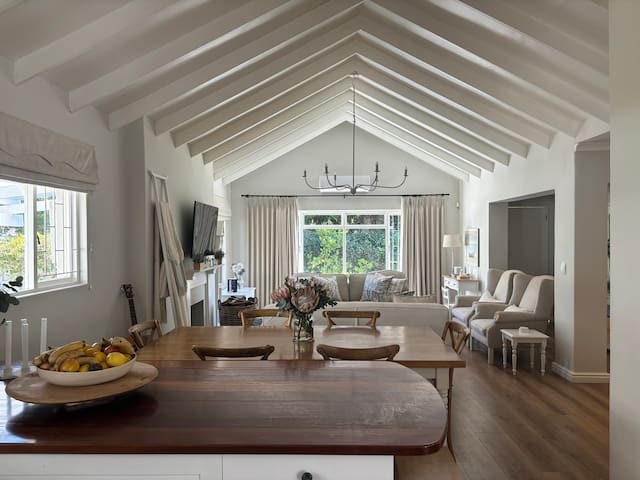 Sunny Suburban Retreat