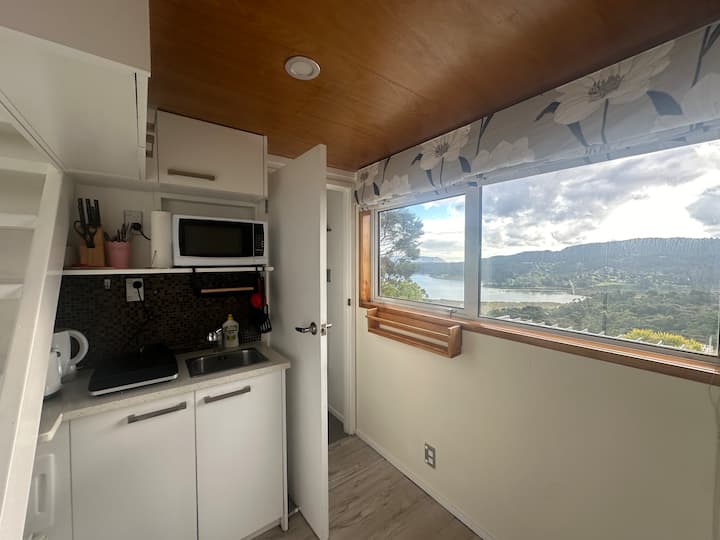 Tiny House Peaceful Oasis: Escape, Recharge - Auckland