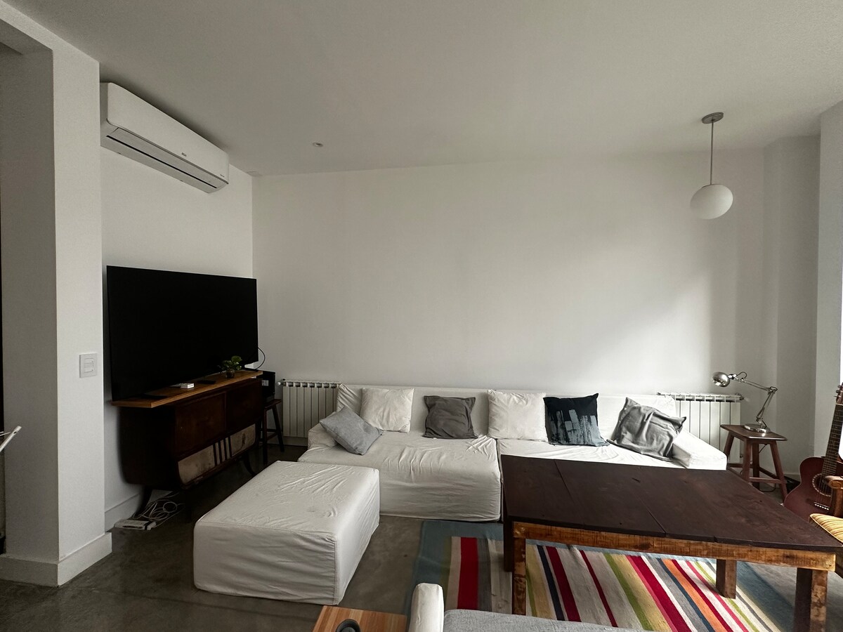 Two-level apartment in Saavedra with patio and terrace
