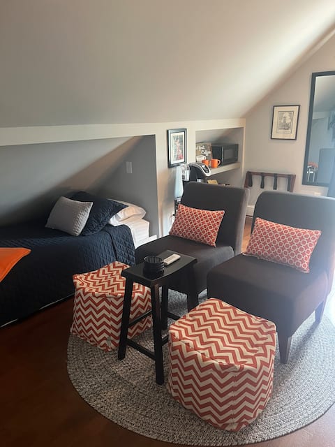 Successful Airbnb property: Walk to Campus and Downtown in Clemson