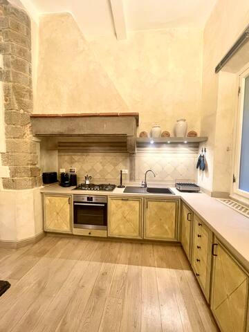 Victoria’s luxurious flat gallery image 4