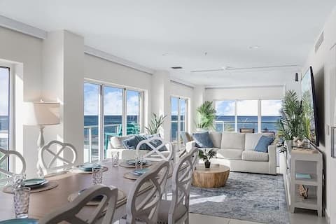 Luxury Ocean & Harbor Front Corner Unit