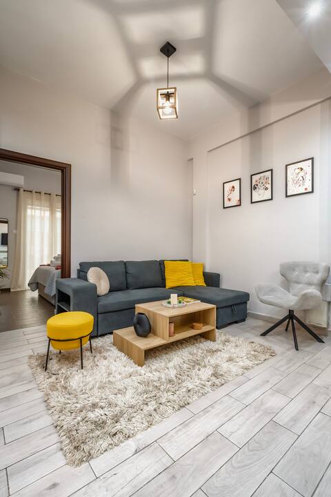 Top performing Airbnb: Athenian Petralona Suite near Athens City Center in ΧΑΜΟΣΤΕΡΝΑ