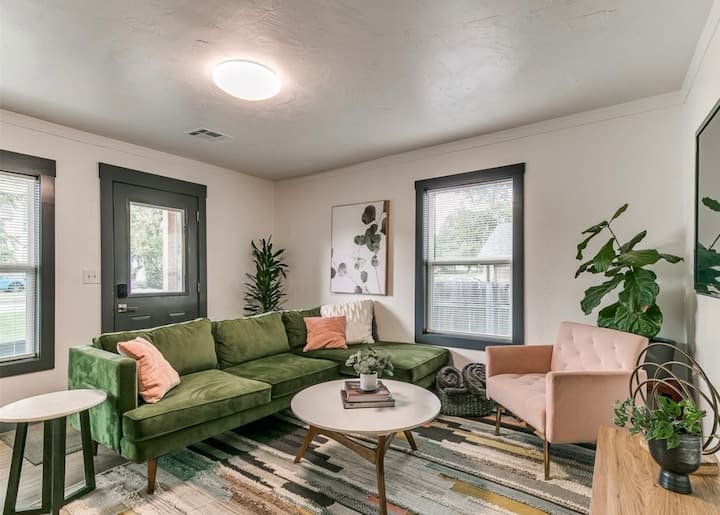 Vintage One Pine-rose District-hot Tub - Broken Arrow, OK
