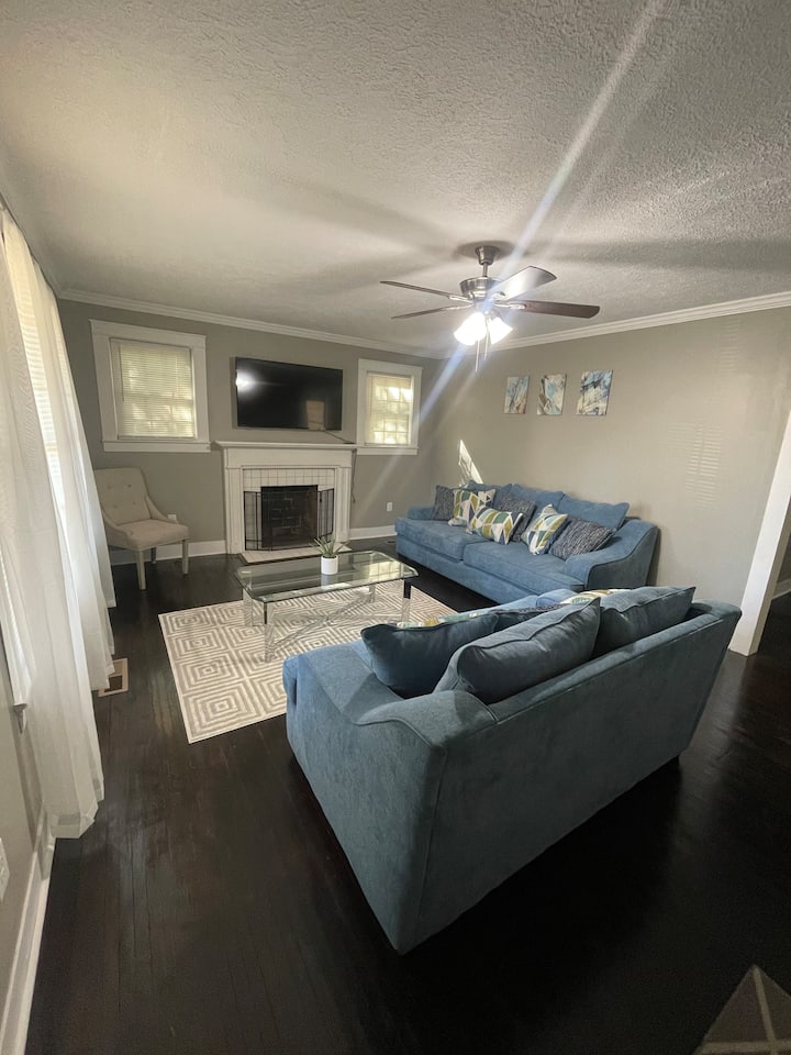 Cozy Bungalow 3 Minutes To Ua Campus - Tuscaloosa, AL