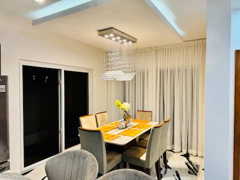 Beautiful Modern House with Pool