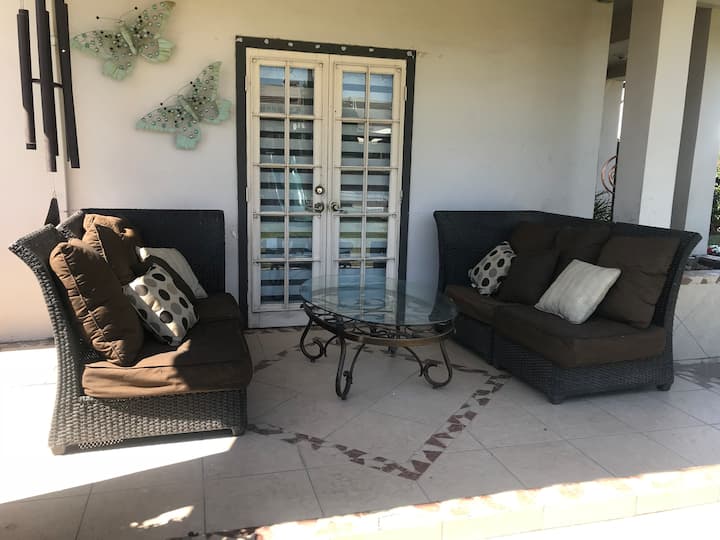 Terraço ao ar livre compartilhado com outros hóspedes