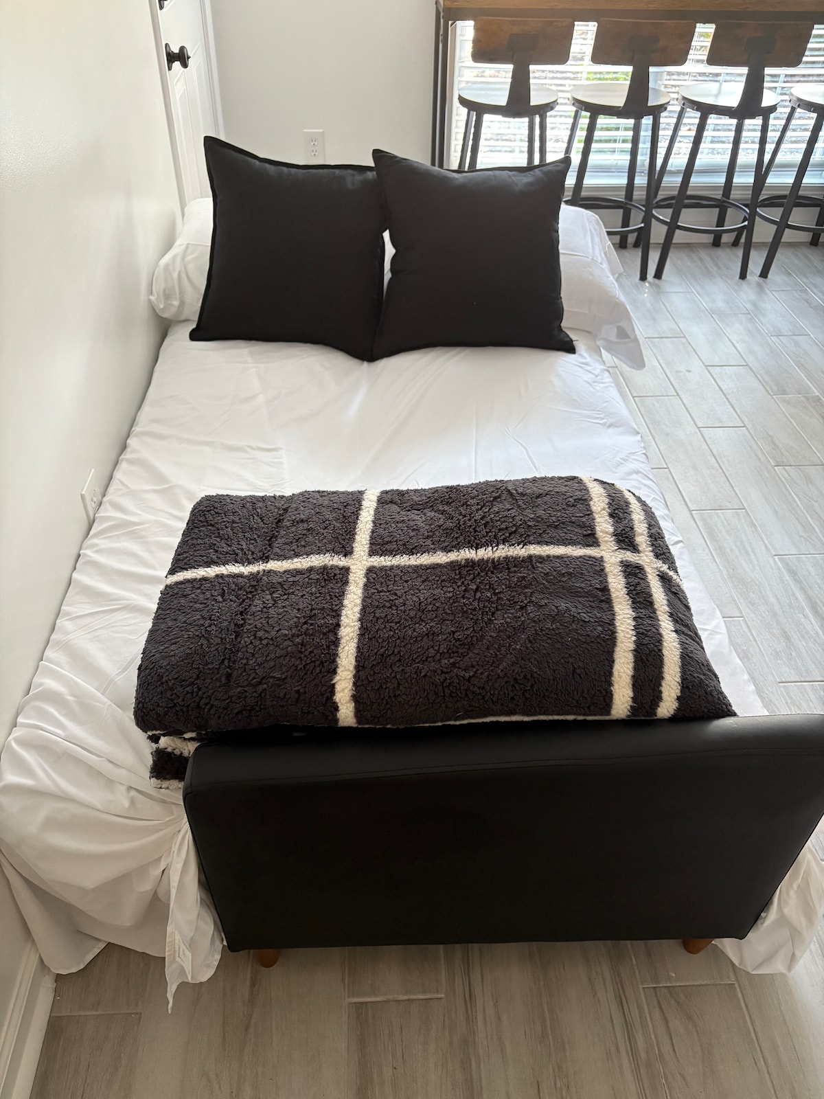 Urban FarmHouse Suite