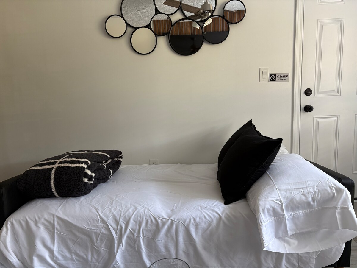 Urban FarmHouse Suite
