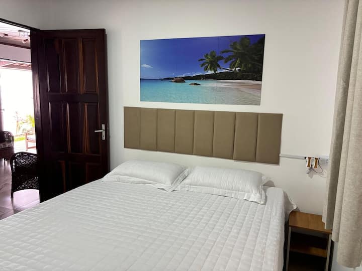 Ოთახი 152 × 203 სმ საწოლით