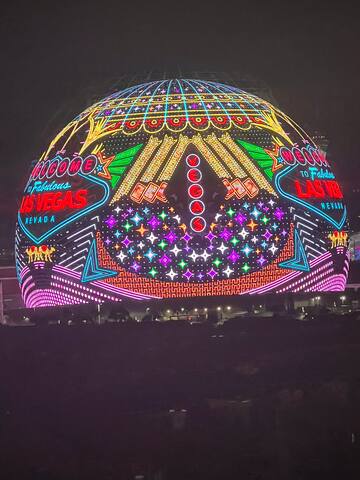 Huge Vegas Theme Suite – PoolTable – F1/Strip View gallery image 4