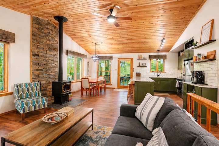 Family Mountain Getaway | Pet Friendly! - Angel Fire, NM