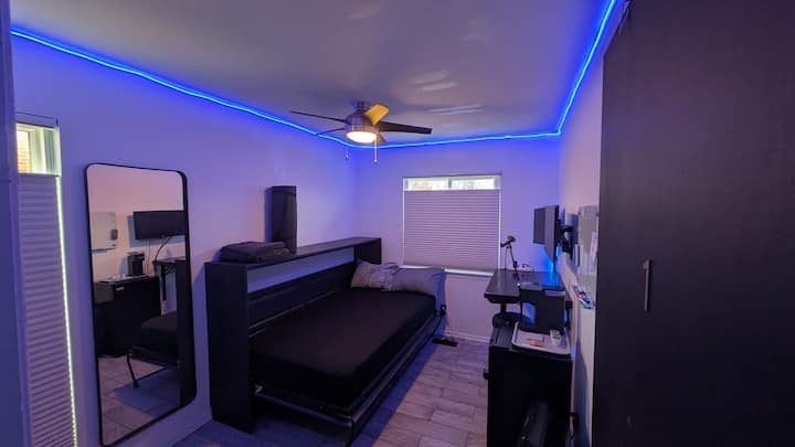 Liminal9 Minimalist Blue Room (Twin XL) - Townhouses for Rent in