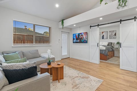 Top performing Airbnb: Bungalow Bliss: Centrally Located in Wine Country! in Napa