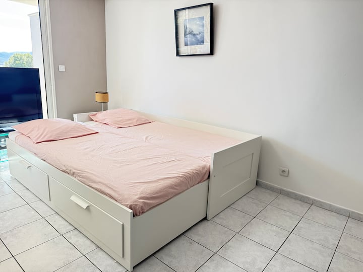 Sofá cama convertible para 1 o 2 personas (160 x 200 cm u 80 x 200 cm) 
colchón confort semifirme