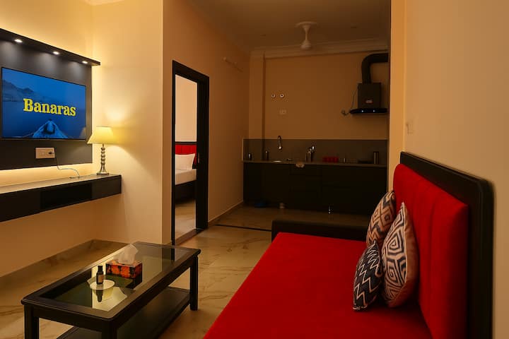 Stay By The Ganges | Peaceful Homely Retreat - Varanasi