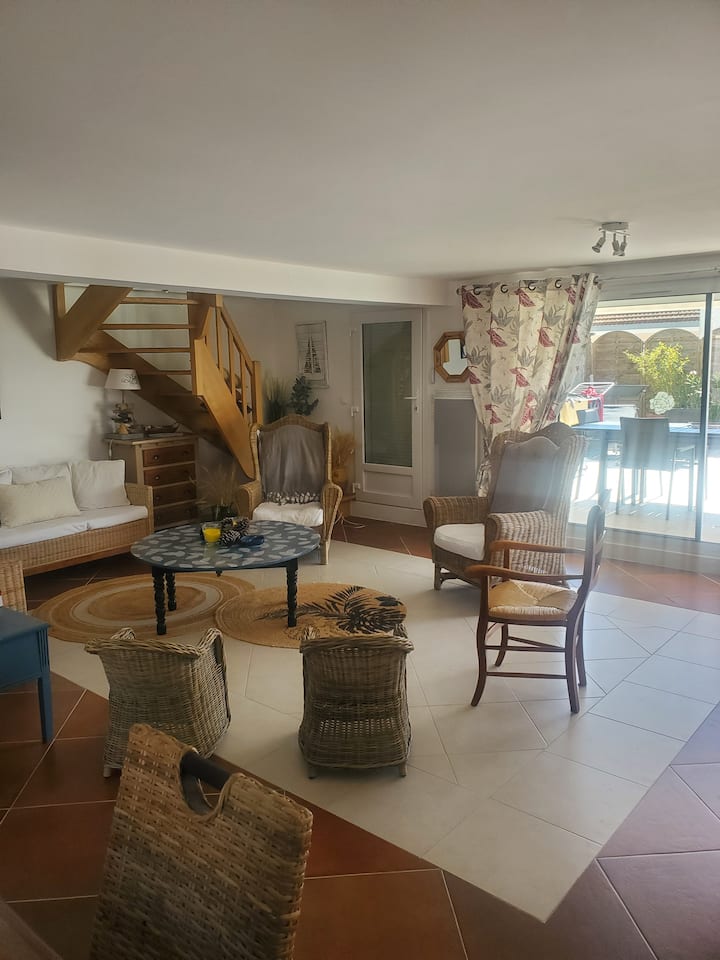 Appt 3* Avec Terrasse, Proche Marché & Plage - Châtelaillon-Plage