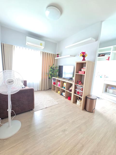 Cosy Deluxe 3 minutes from ISB