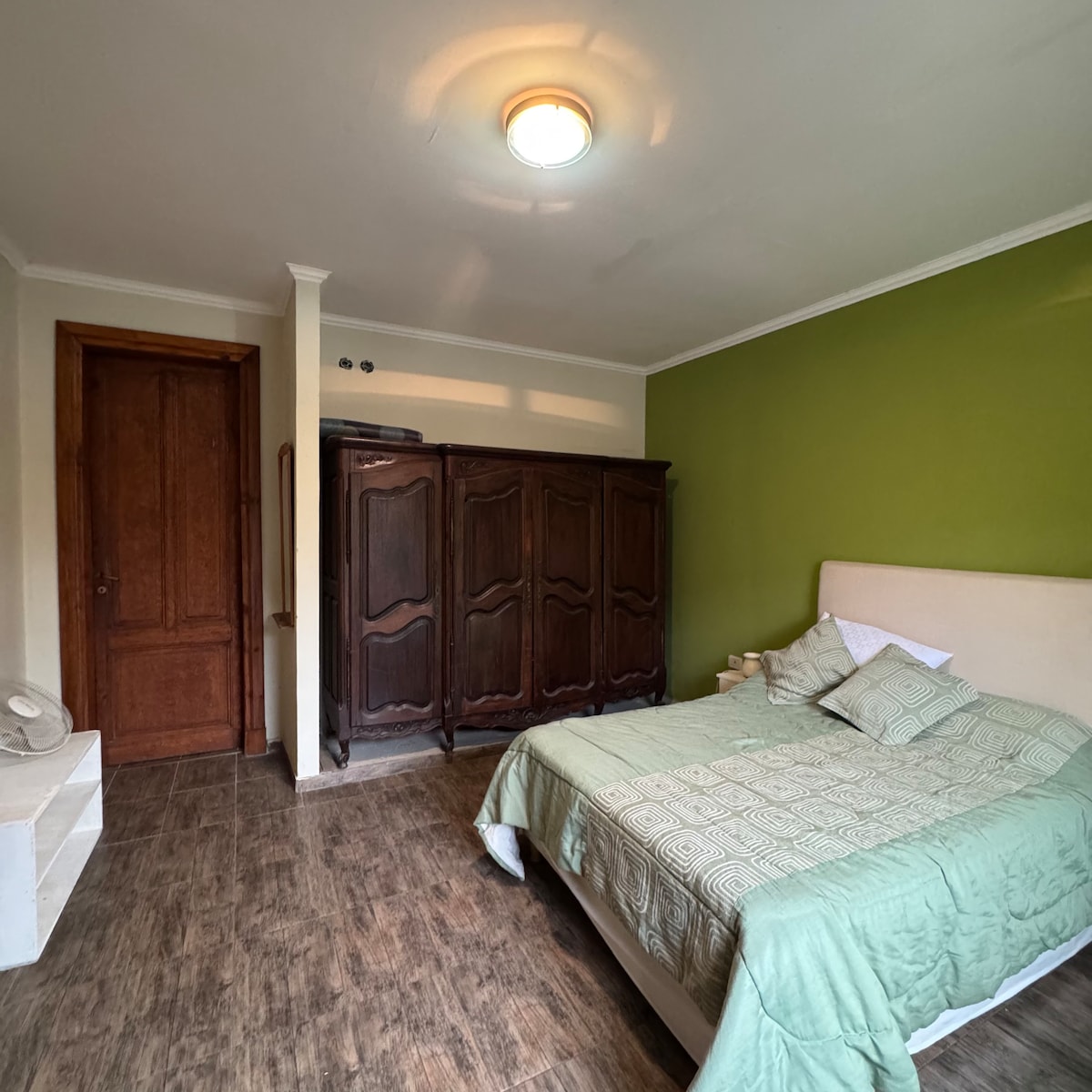 საძინებელი 1