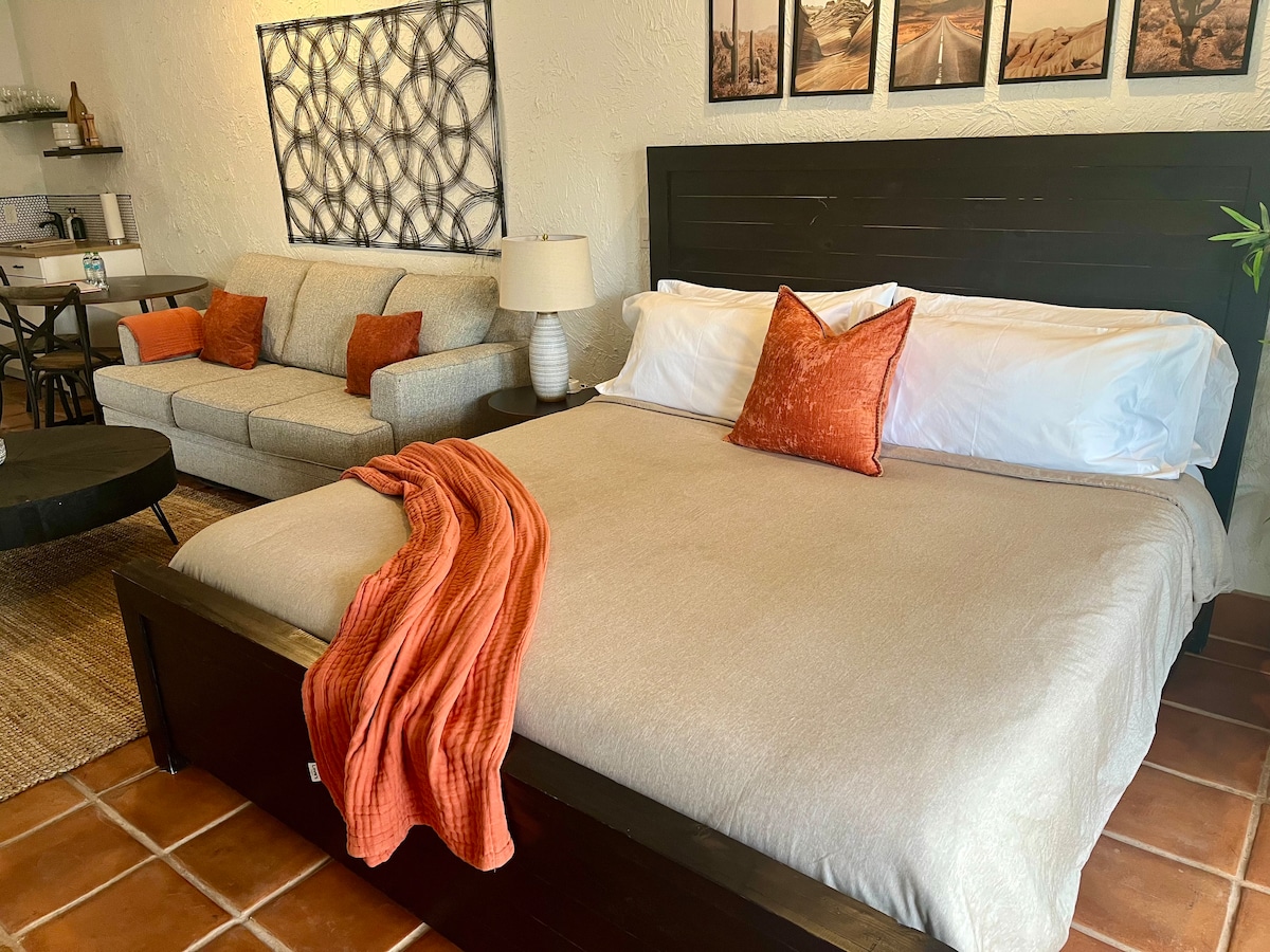 Голямото студио Villa Vistosa разполага с удобно двойно легло king size с обновено луксозно спално бельо. 