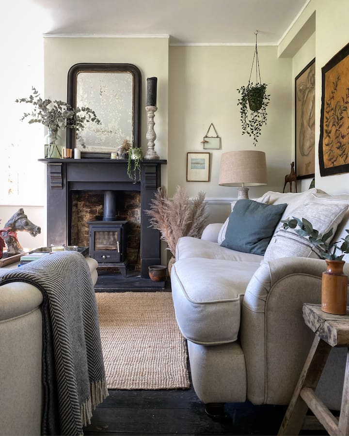 Country Home With Amazing Views - Redhill
