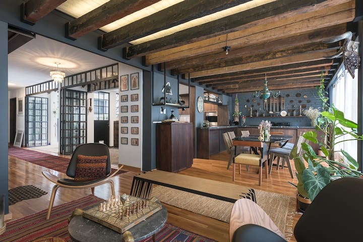 Designer loft & rooftop terrace gallery image 4