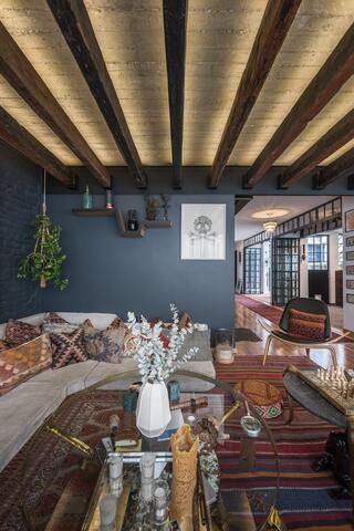 Designer loft & rooftop terrace gallery image 2