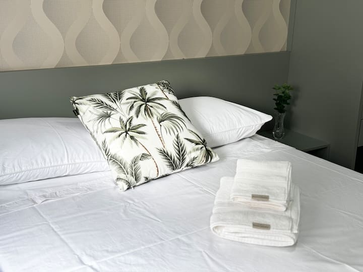 เครื่องนอนและผ้าเช็ดตัวผ้าฝ้าย 100% ของ Buddemeyer และหน้า Karsten 