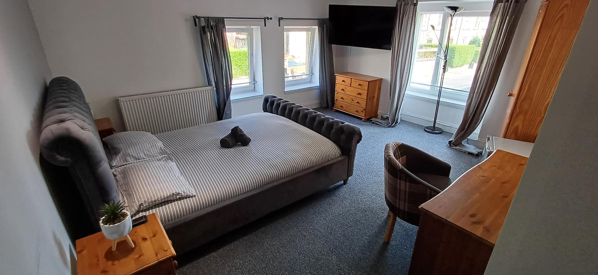 Whole property Kirkcaldy, Fife. Sleeps 20
