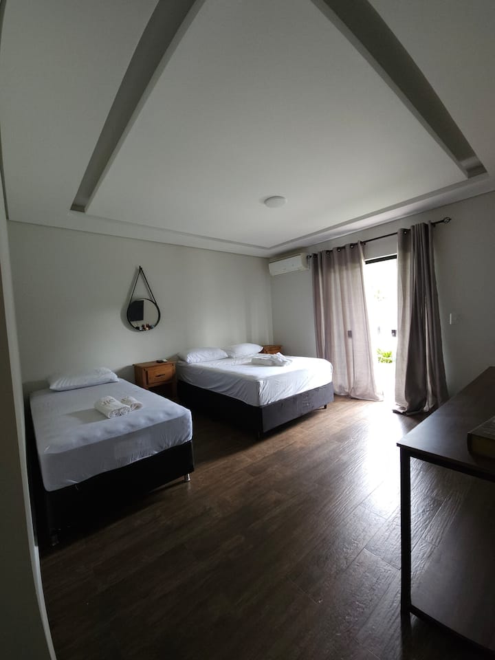 suitë kryesore me ajër të kondicionuar