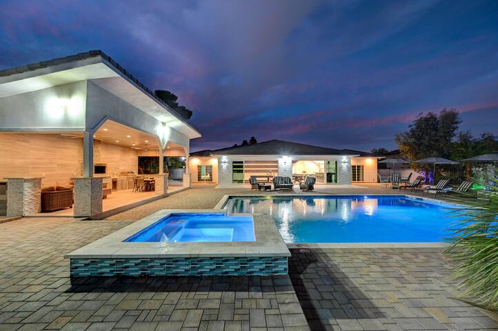 Luxury Oasis Private Pool+Spa+Steam room gallery image 2