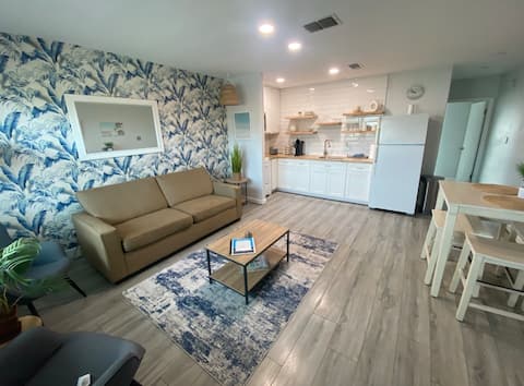 Successful Airbnb property: Beach Oasis - 1 block from white sand! in Fort Walton Beach