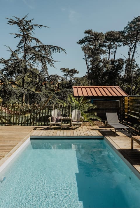 Beautiful villa with swimming pool, 400 m from the ocean