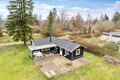 Beautiful cottage near forest and water
