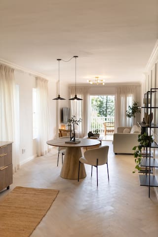 Sacred Abode- Seaside Apartment in Simons Town gallery image 4