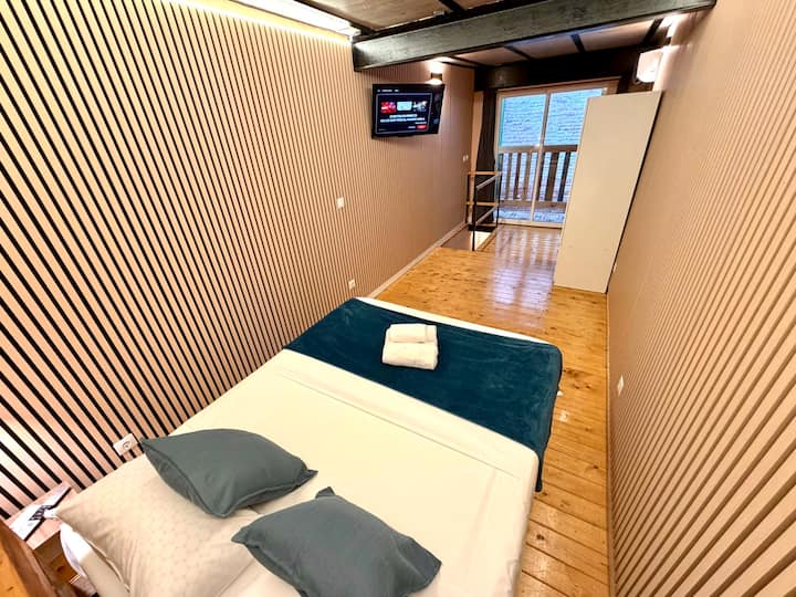 Nuevo Estudio De 2 Pisos Con Terraza. Metro A 2' - Barcelona