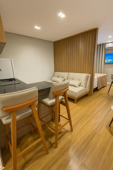 Magnificent Studio Queen Bed, Next to Airport