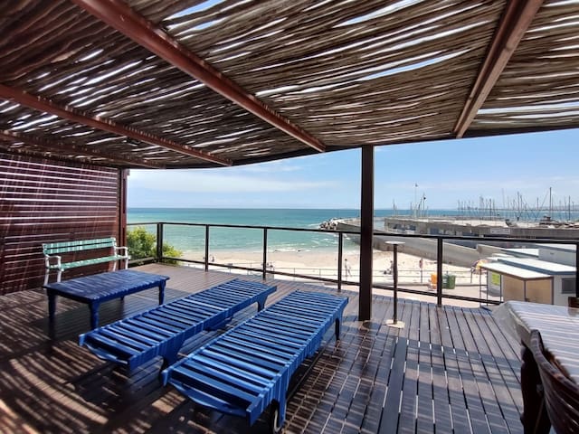 Bikini Beach House. Right on the water!