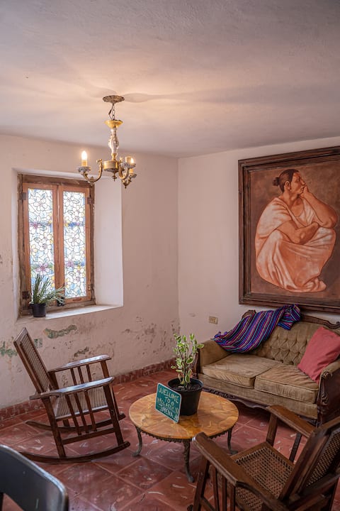 Popular Airbnb listing: Charming Yellow Colonial House in the Downtown in Valladolid