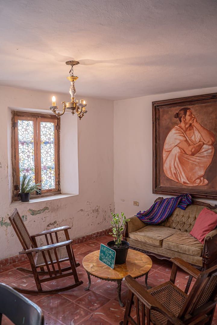 Charming Yellow Colonial House In The Downtown - Valladolid