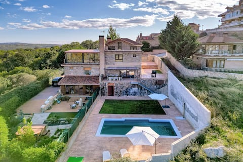 CozyVilla with awesome views | Cinema | Pool