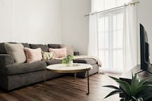 The Harrison D | QUEEN 1BD/1BA Apt near River