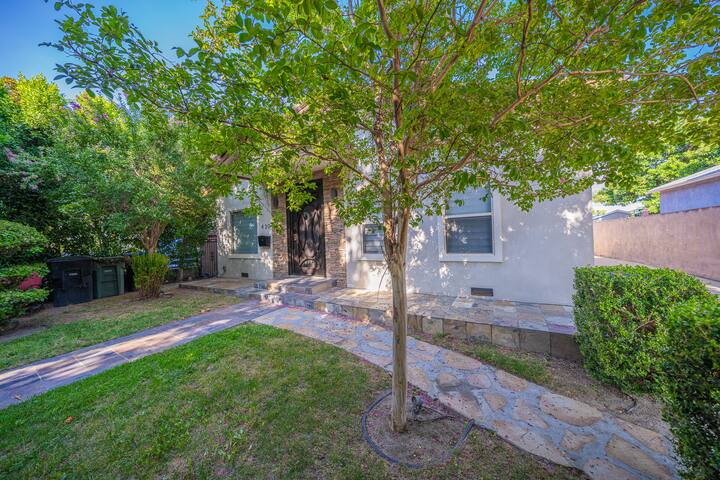 Media District Burbank Airport gallery image 4