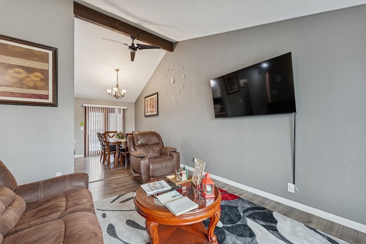 The Jack Pine House | 10 Minutes From Downtown - Bellevue, NE