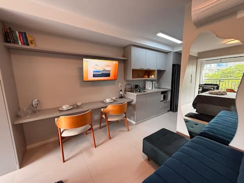 Top performing Airbnb: 01. Luxury Studio - Amazing View in Itaim Bibi