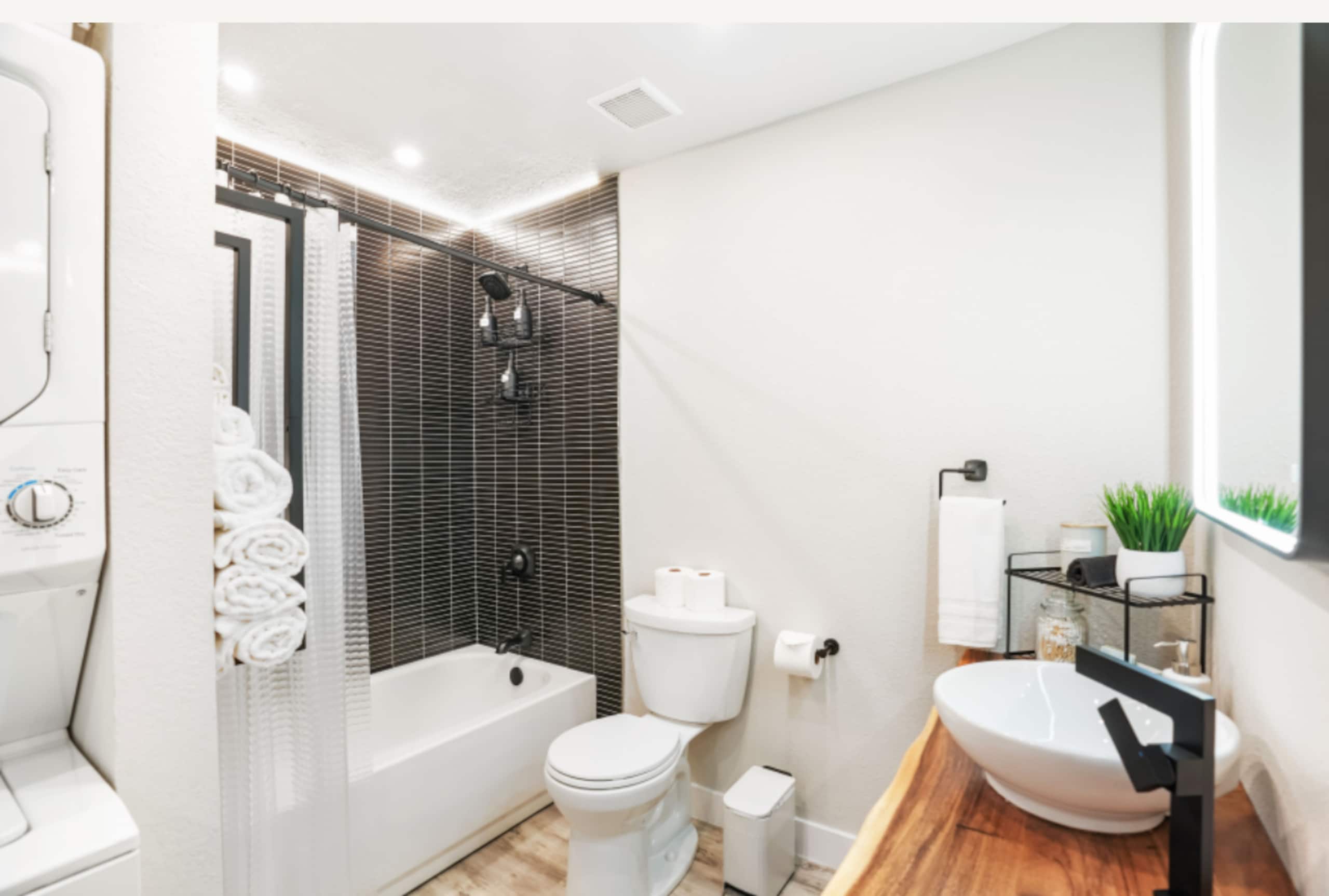 Condo in Lihue · ★4.94 · 2 bedrooms · 3 beds · 2 private baths - Image 16