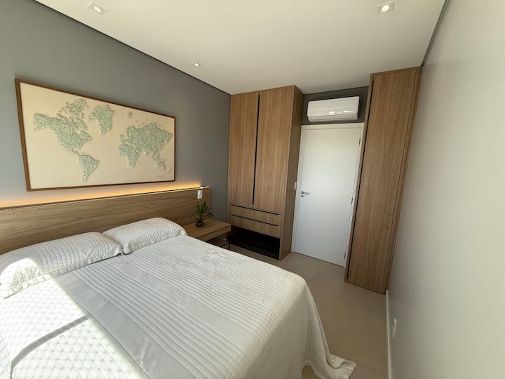 Климатик, невероятна гледка и просторни гардероби.